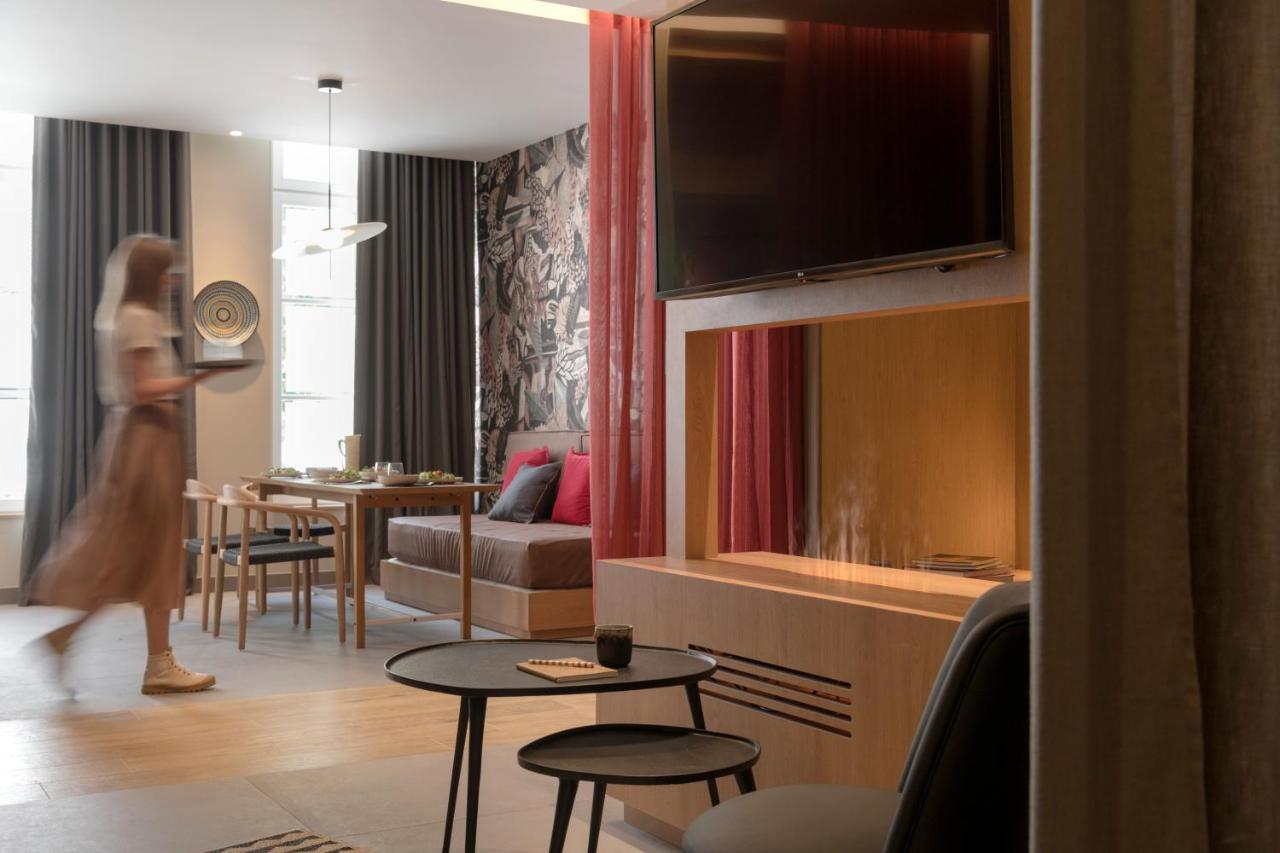 Mihotel Sala * Lyon