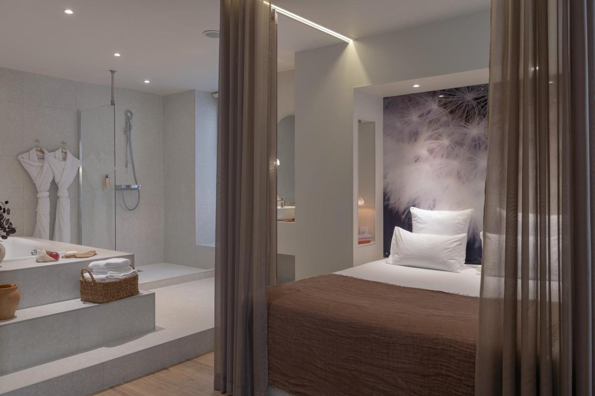 Mihotel Sala * Lyon